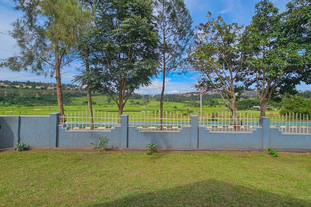 Complete 4-Bedroom House Facing Kigali Golf Course Exterior foto